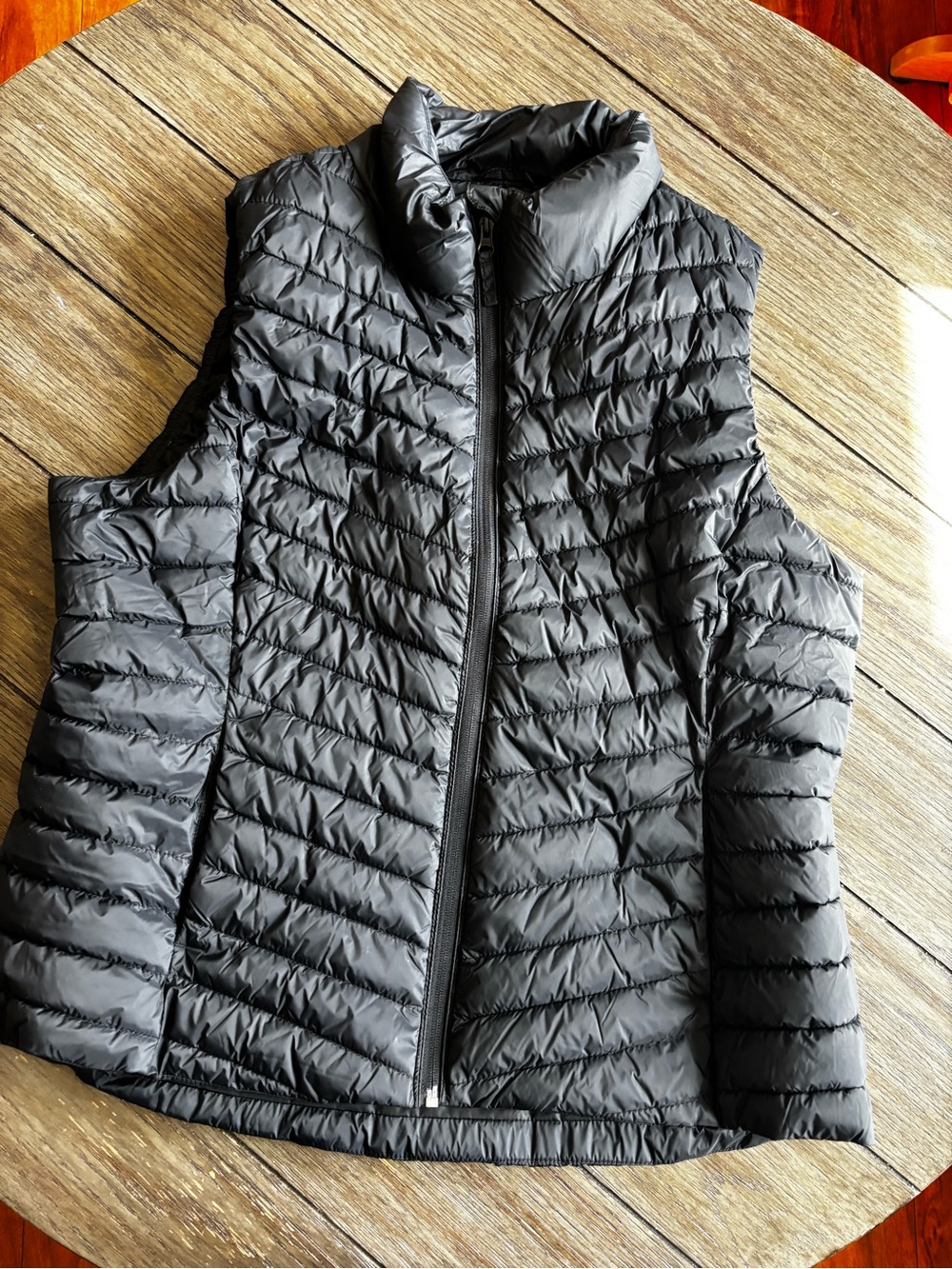 Women’s Old Navy Lightweight Quilted Black Puffer Vest